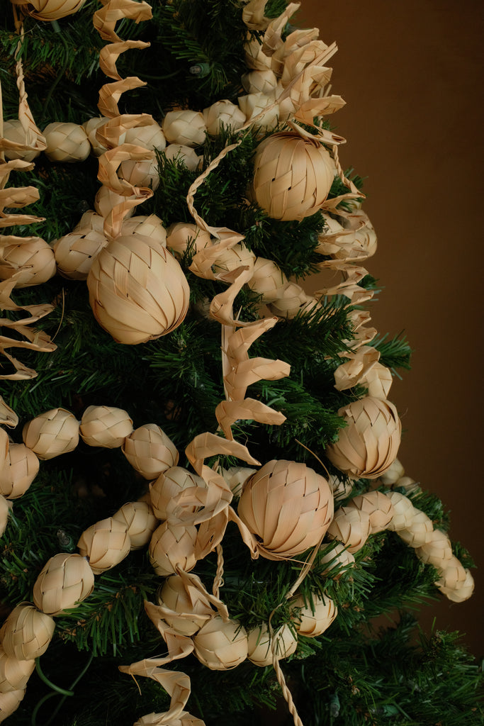 Handmade Palm spiral with sphere (set of 4)